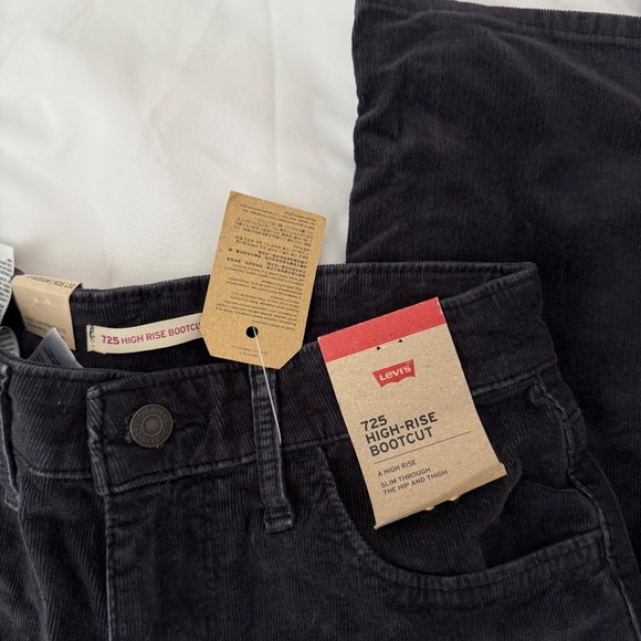 levi's bootcut jeans  size 26  details: -inseam: 32 inches  -NWT -725 high rise - Picture 5 of 5